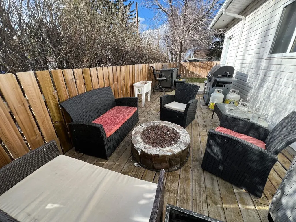 2134 21 Avenue Coaldale AB T1M1H9