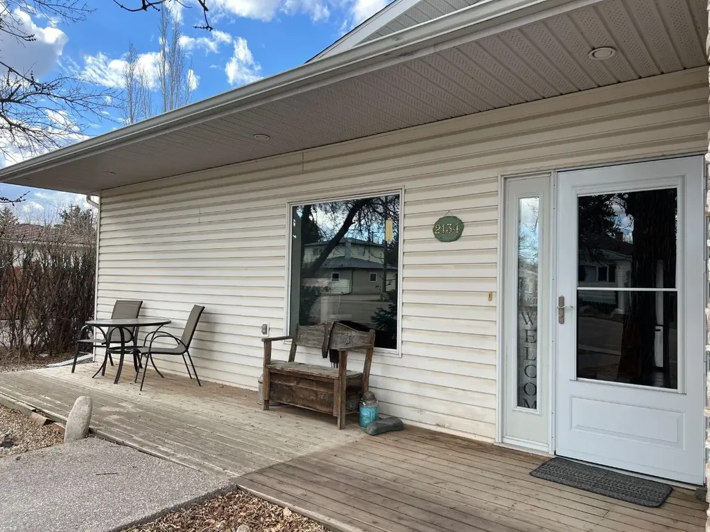 2134 21 Avenue Coaldale AB T1M1H9