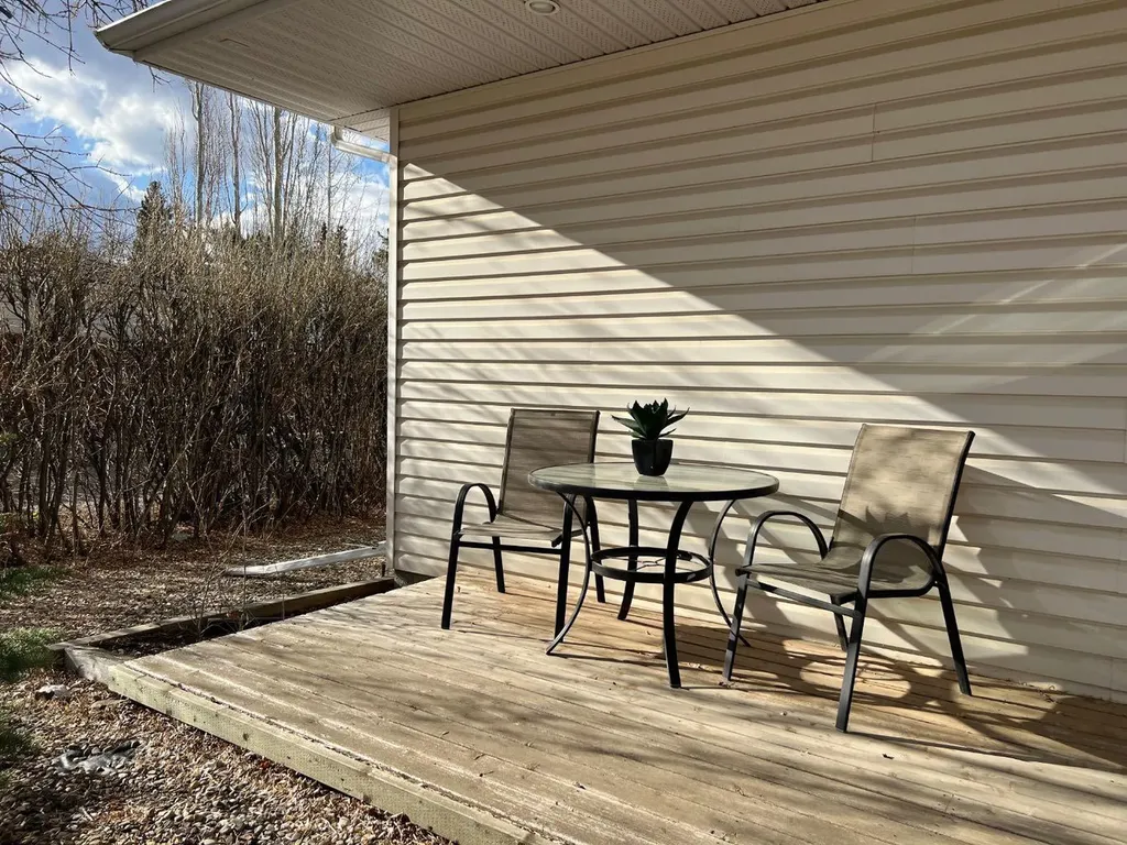 2134 21 Avenue Coaldale AB T1M1H9