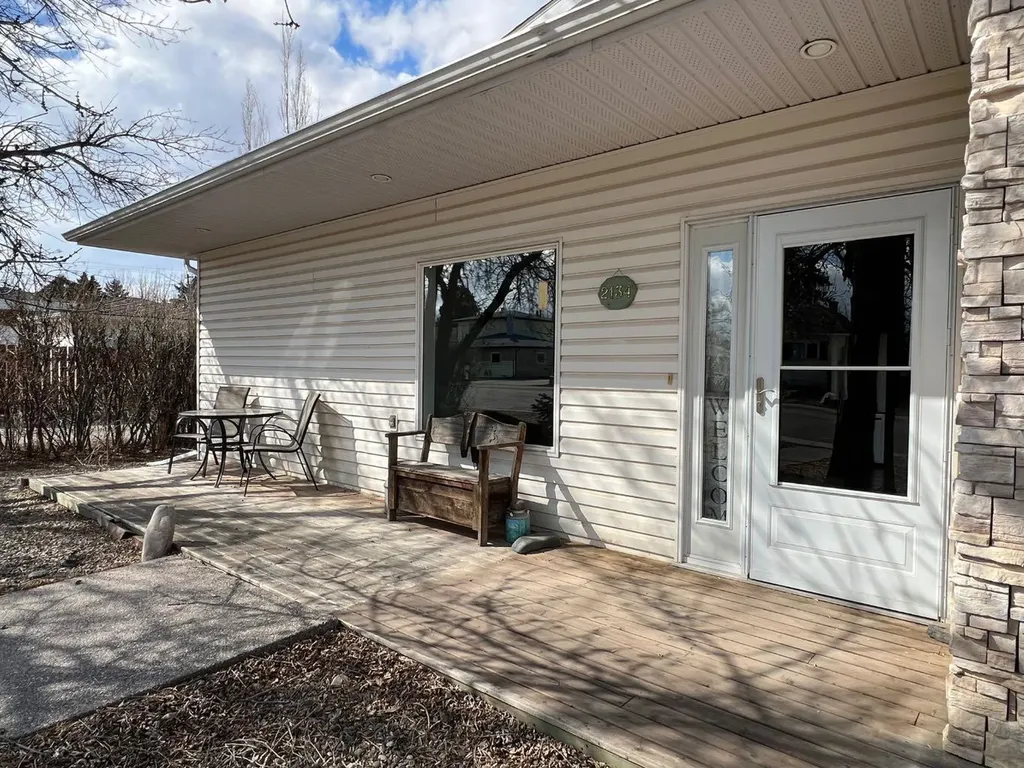 2134 21 Avenue Coaldale AB T1M1H9