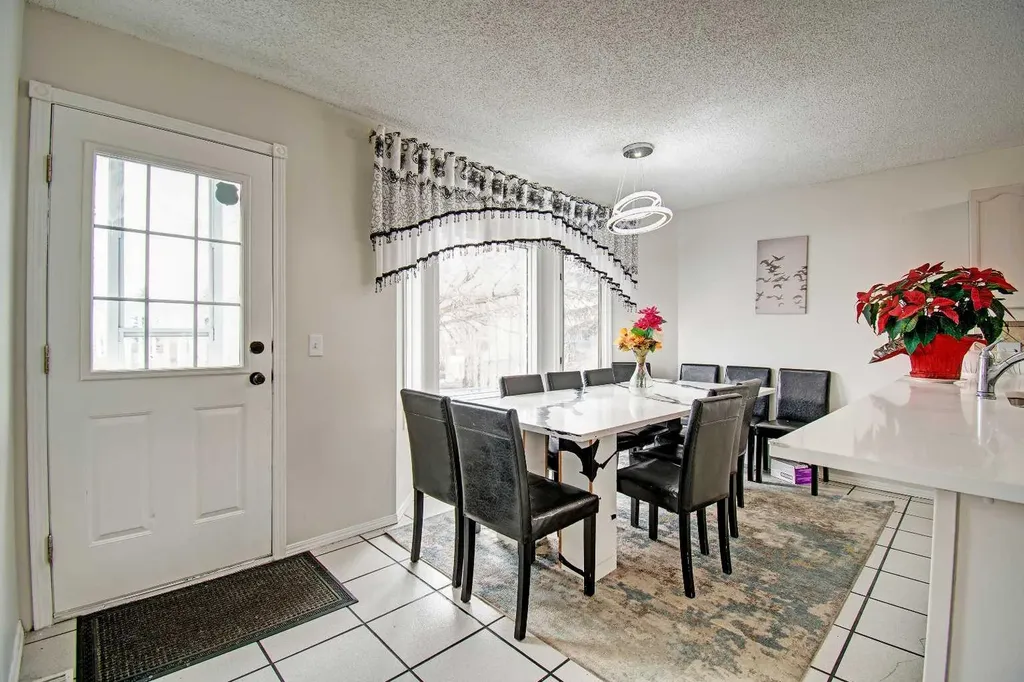 10316 Hidden Valley Drive NW Calgary AB T3A 4Z6