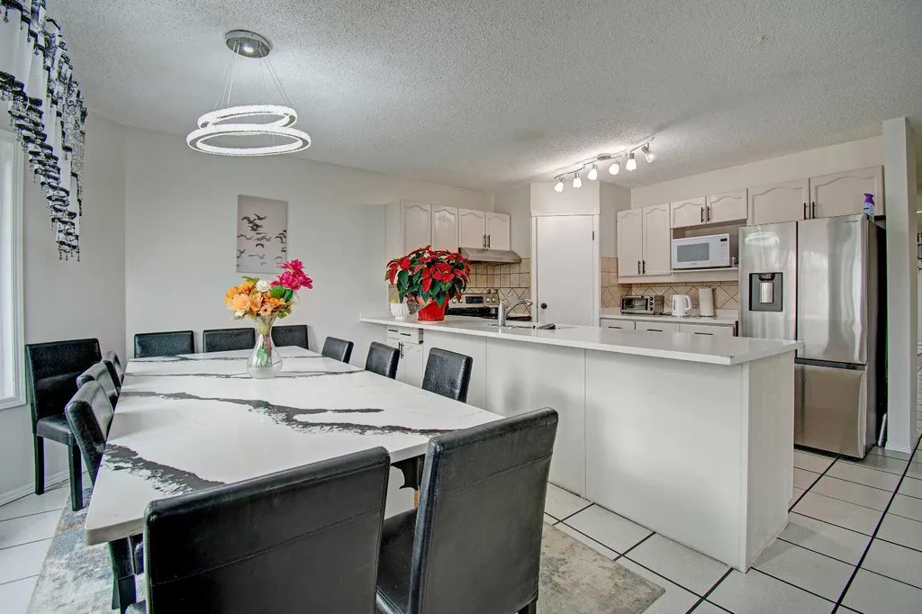 10316 Hidden Valley Drive NW Calgary AB T3A 4Z6
