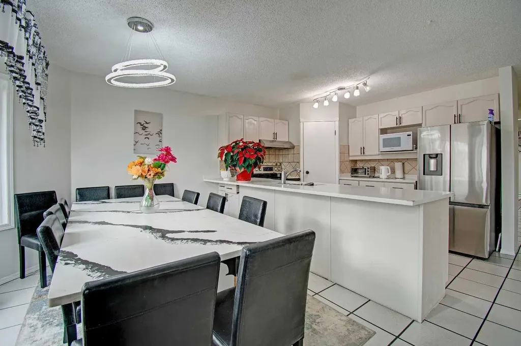 10316 Hidden Valley Drive NW Calgary AB T3A 4Z6