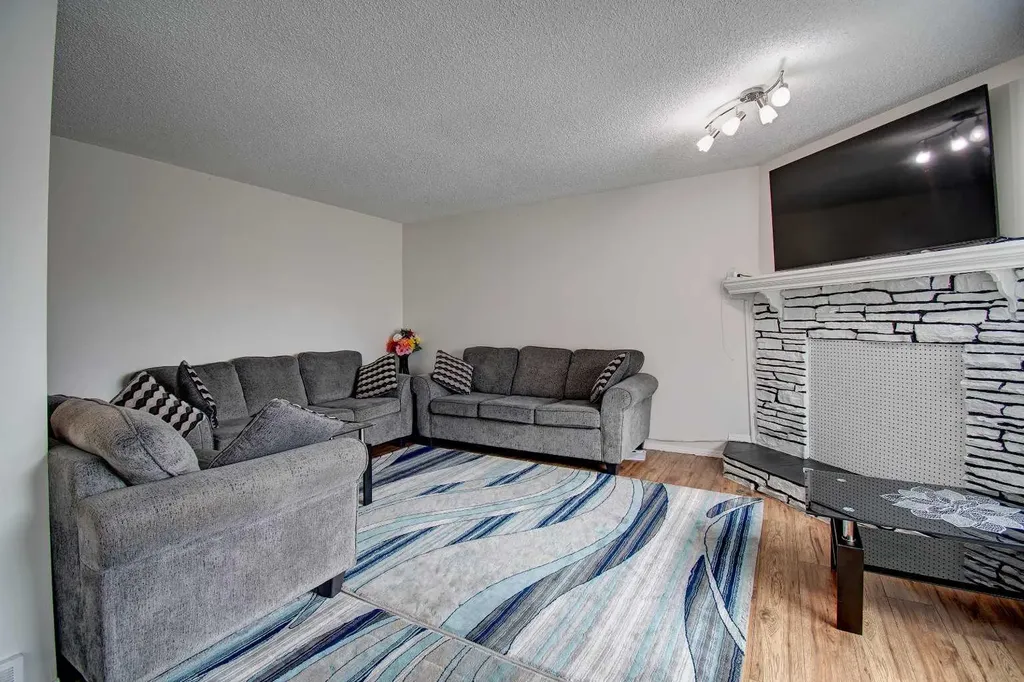 10316 Hidden Valley Drive NW Calgary AB T3A 4Z6