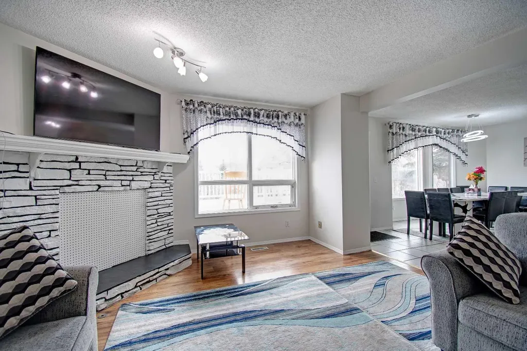 10316 Hidden Valley Drive NW Calgary AB T3A 4Z6