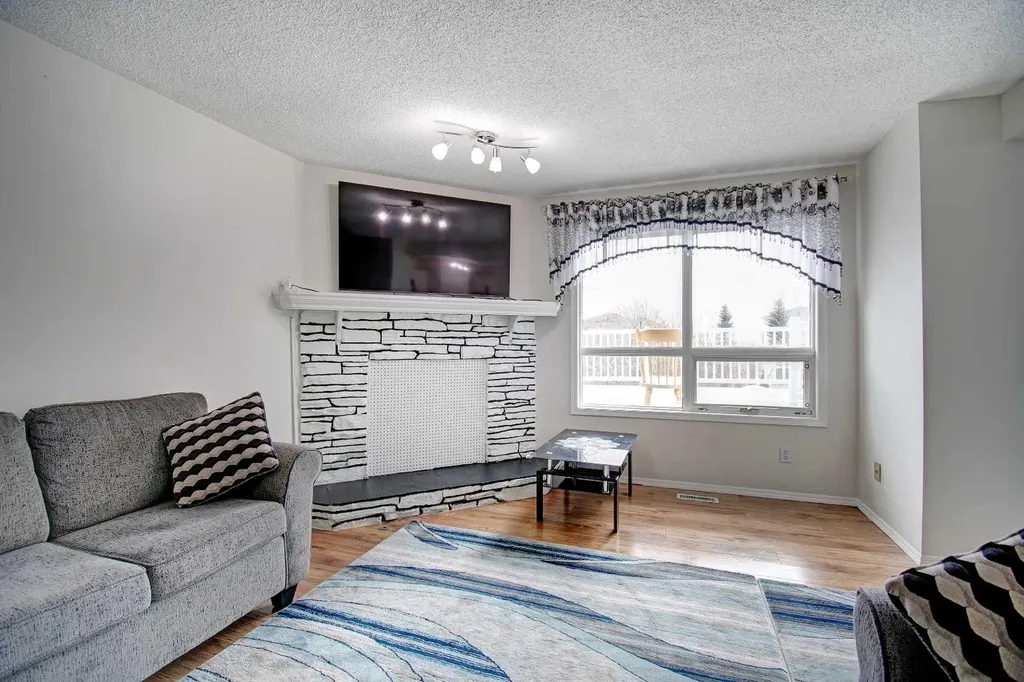 10316 Hidden Valley Drive NW Calgary AB T3A 4Z6