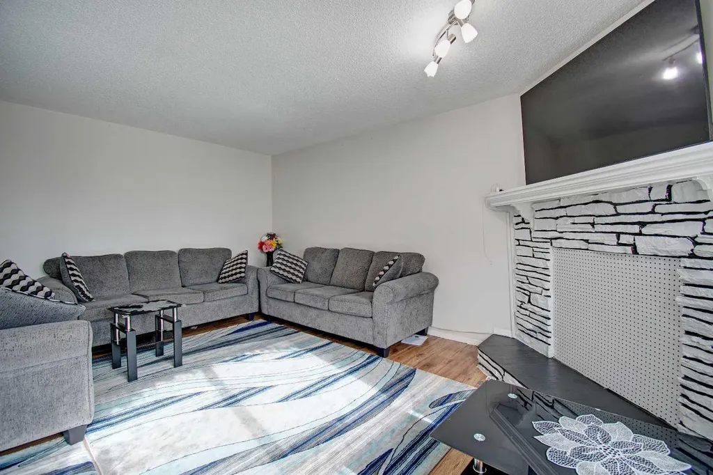 10316 Hidden Valley Drive NW Calgary AB T3A 4Z6