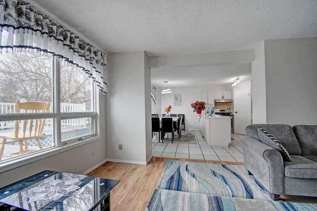 10316 Hidden Valley Drive NW Calgary AB T3A 4Z6