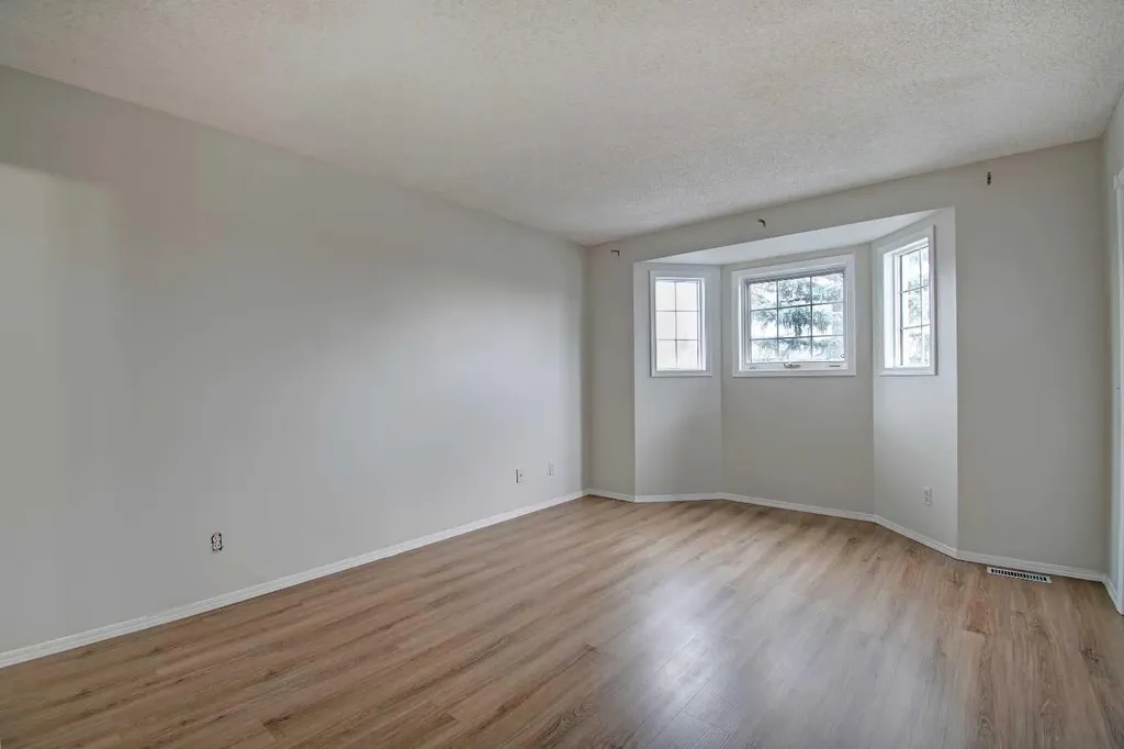 10316 Hidden Valley Drive NW Calgary AB T3A 4Z6