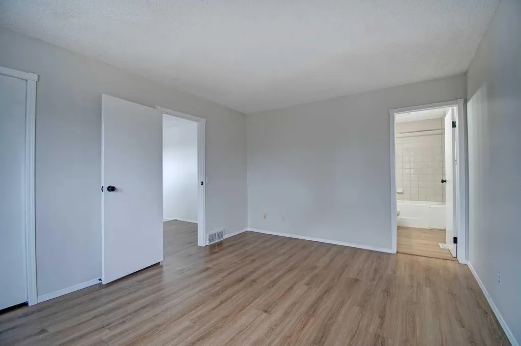 10316 Hidden Valley Drive NW Calgary AB T3A 4Z6