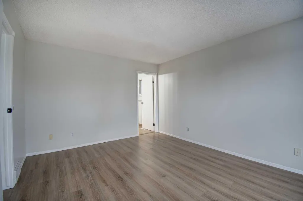 10316 Hidden Valley Drive NW Calgary AB T3A 4Z6