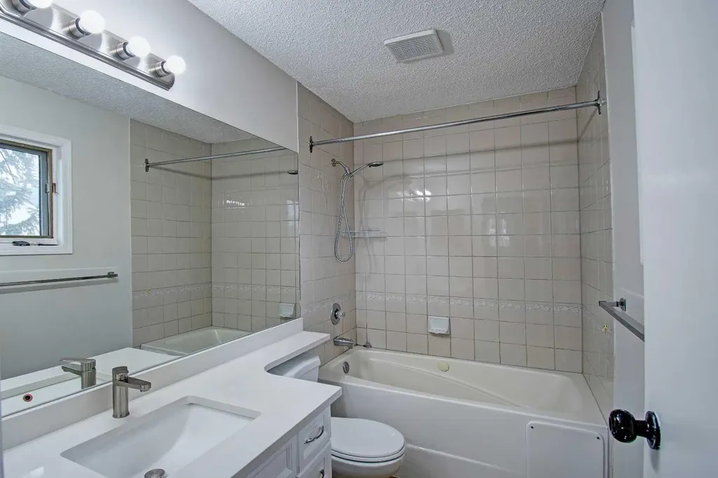 10316 Hidden Valley Drive NW Calgary AB T3A 4Z6