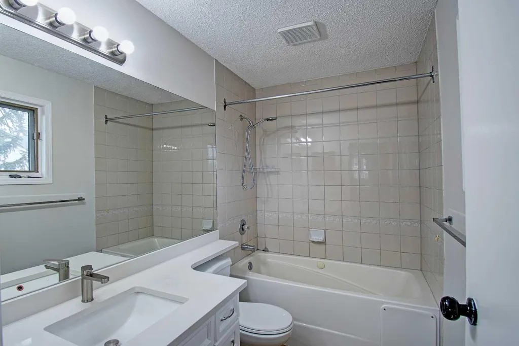 10316 Hidden Valley Drive NW Calgary AB T3A 4Z6