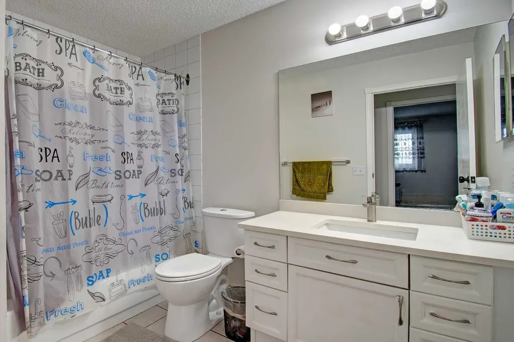 10316 Hidden Valley Drive NW Calgary AB T3A 4Z6