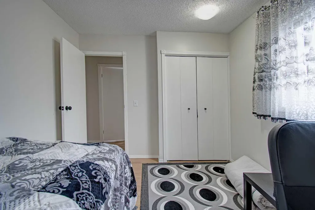 10316 Hidden Valley Drive NW Calgary AB T3A 4Z6