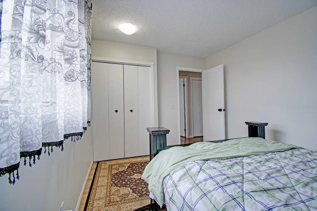 10316 Hidden Valley Drive NW Calgary AB T3A 4Z6