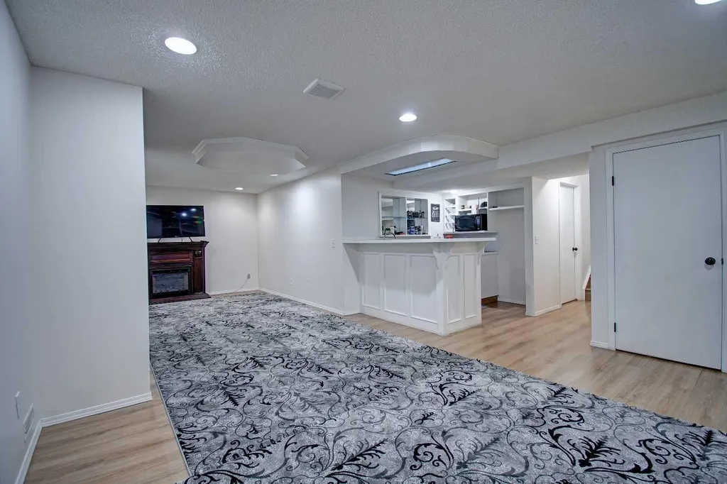 10316 Hidden Valley Drive NW Calgary AB T3A 4Z6