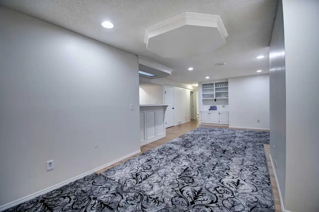 10316 Hidden Valley Drive NW Calgary AB T3A 4Z6