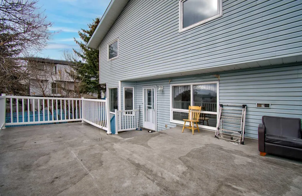 10316 Hidden Valley Drive NW Calgary AB T3A 4Z6