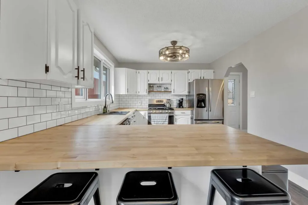 25236 Township Road 374 Rural Red Deer County AB T4E 1E7