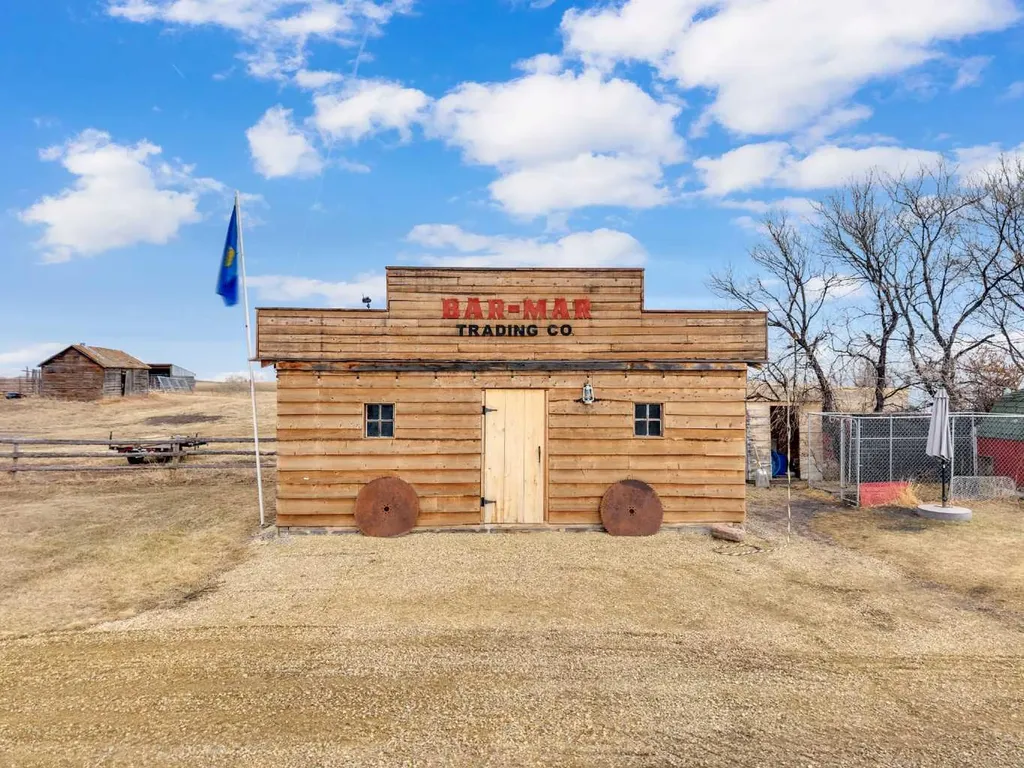 25236 Township Road 374 Rural Red Deer County AB T4E 1E7
