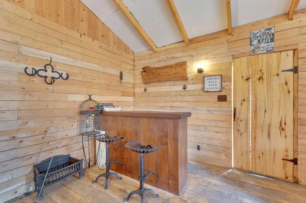 25236 Township Road 374 Rural Red Deer County AB T4E 1E7
