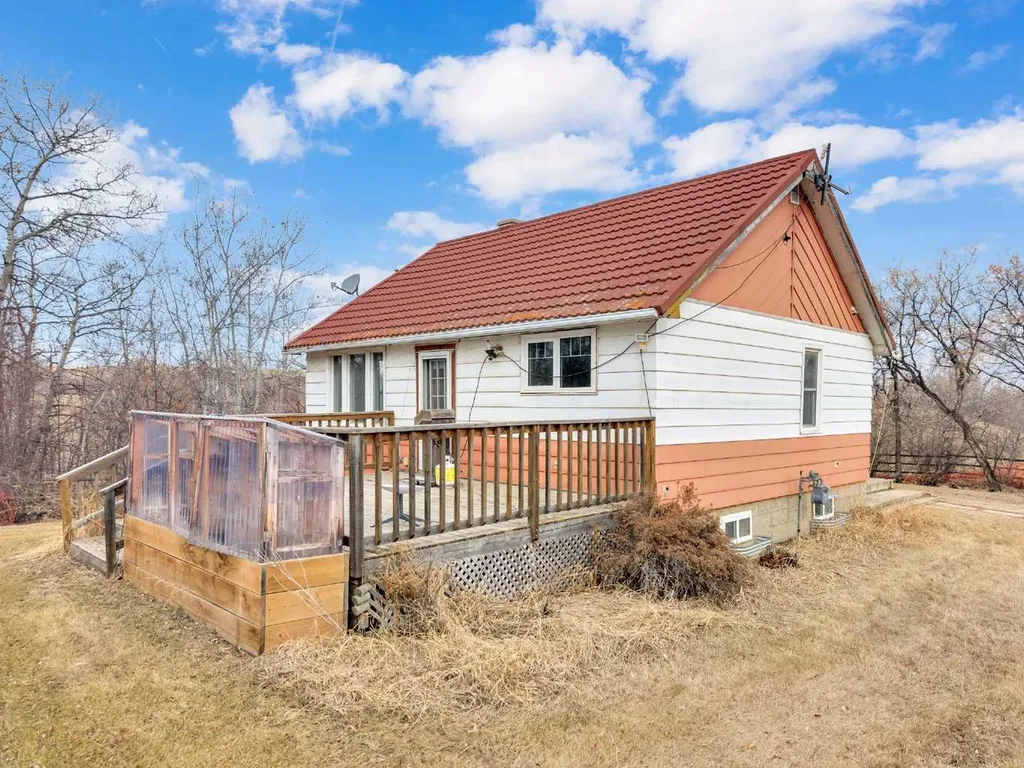 25236 Township Road 374 Rural Red Deer County AB T4E 1E7