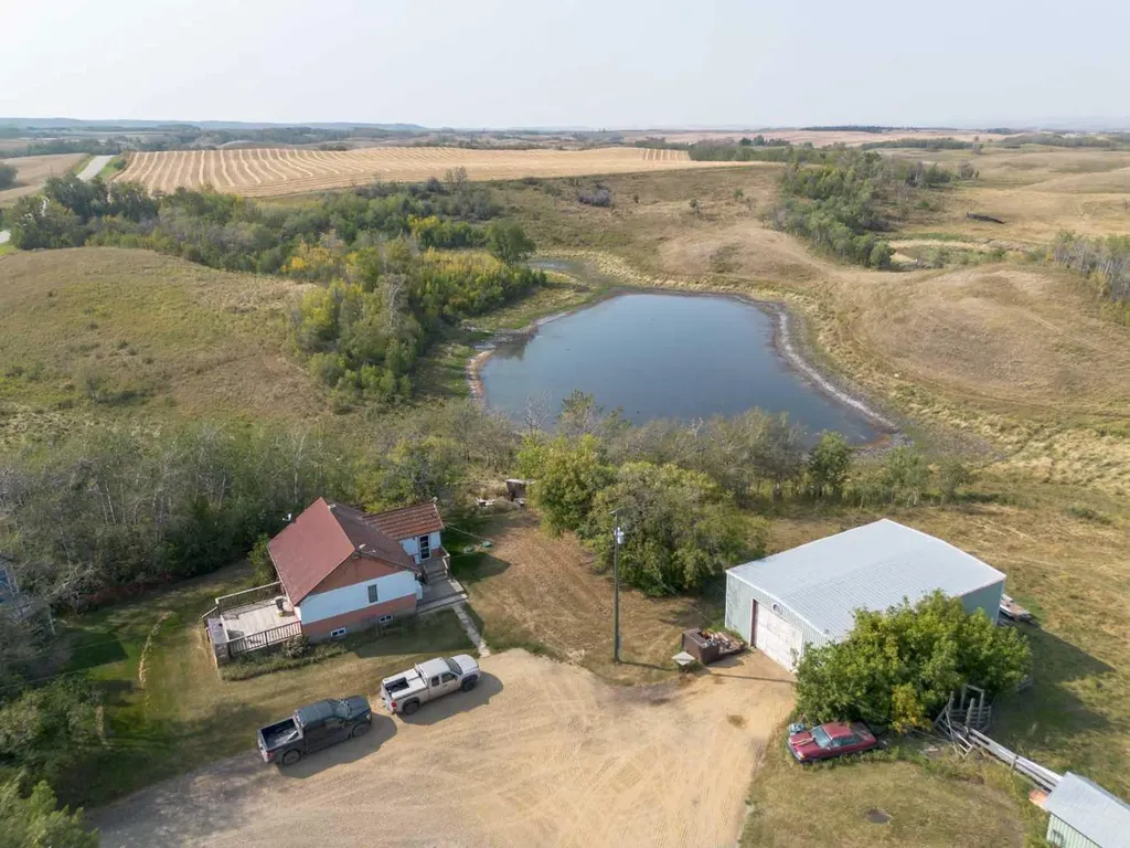 25236 Township Road 374 Rural Red Deer County AB T4E 1E7