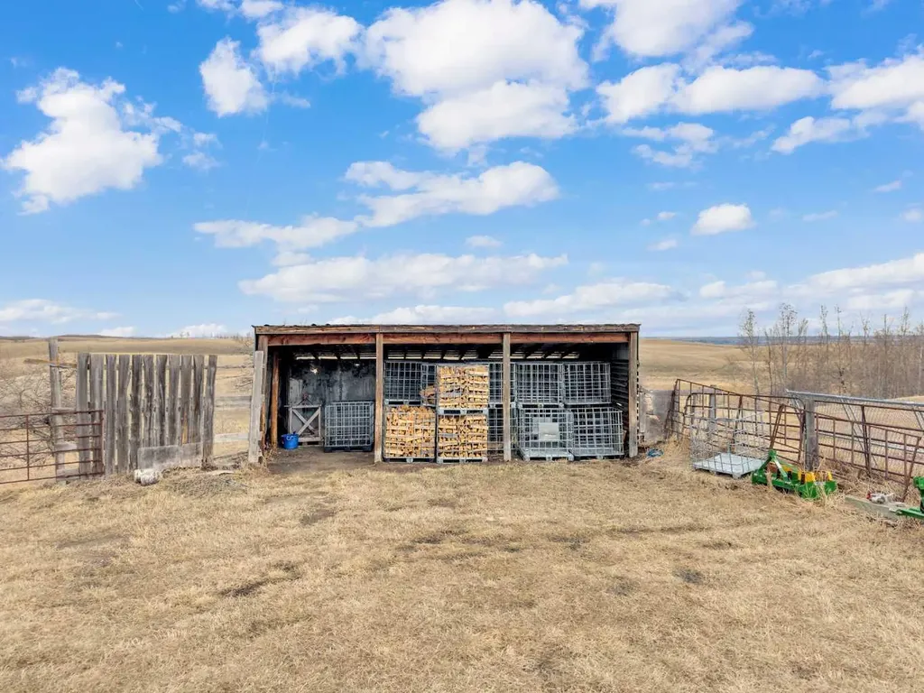 25236 Township Road 374 Rural Red Deer County AB T4E 1E7