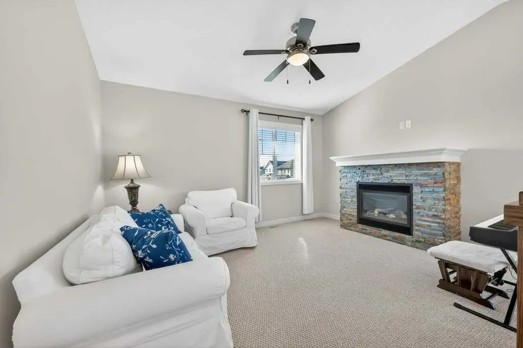 200 Kingston Way SE Airdrie AB T4A 0K3