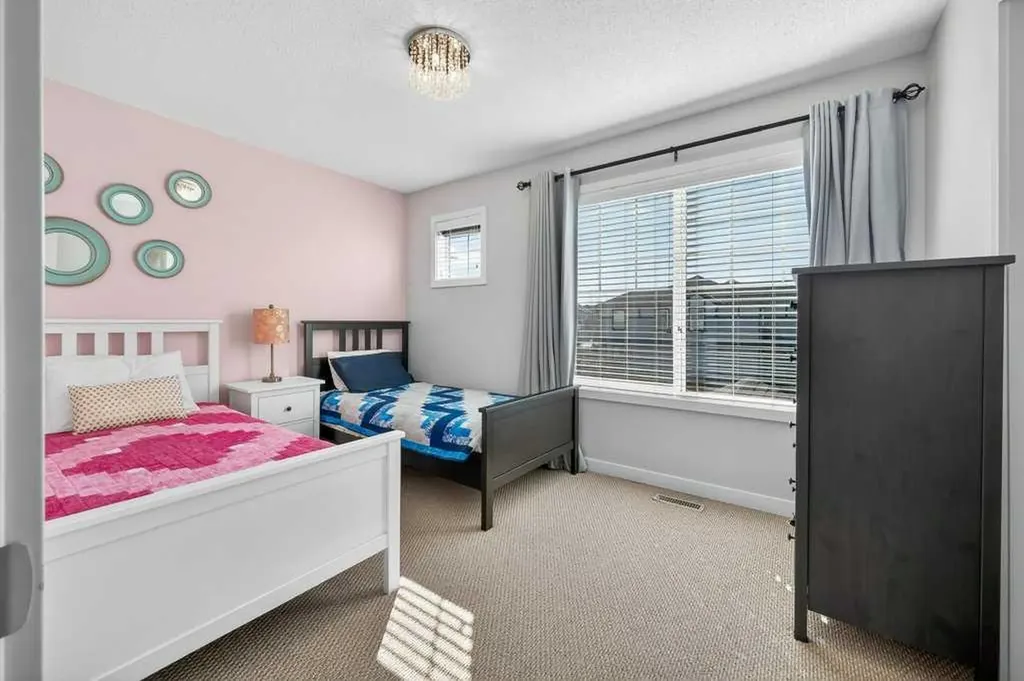 200 Kingston Way SE Airdrie AB T4A 0K3