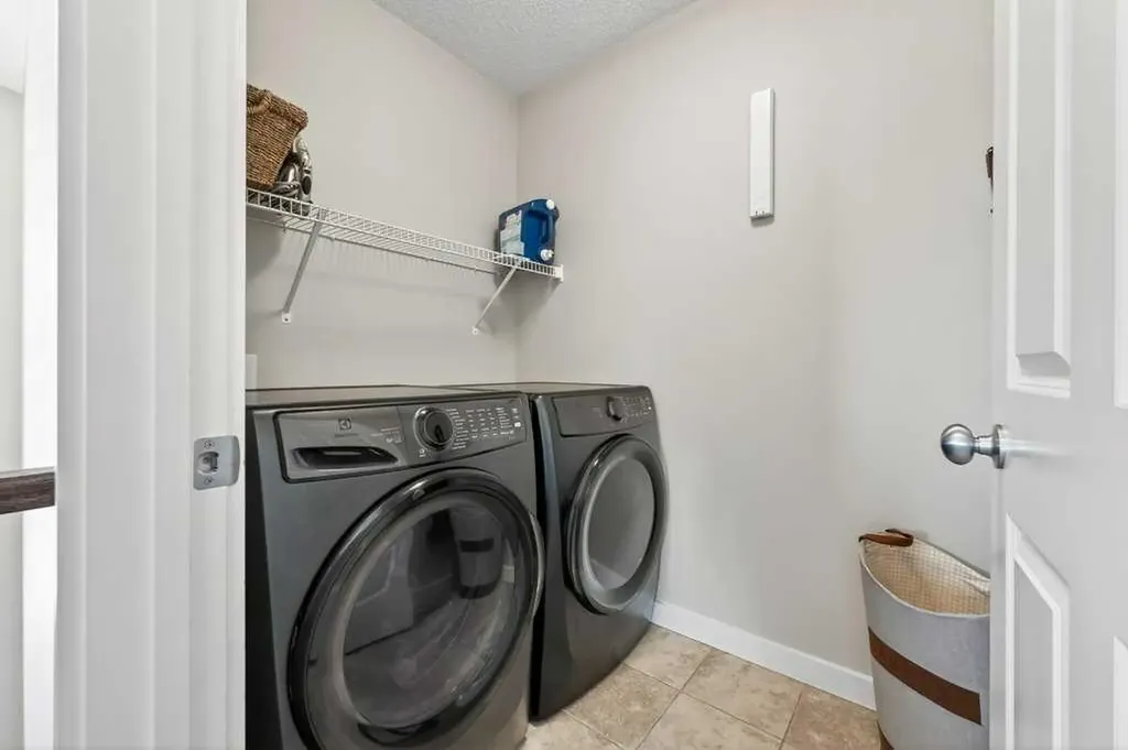 200 Kingston Way SE Airdrie AB T4A 0K3