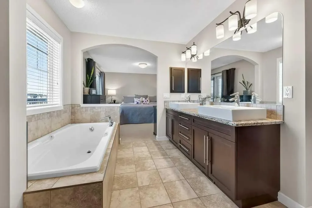 200 Kingston Way SE Airdrie AB T4A 0K3