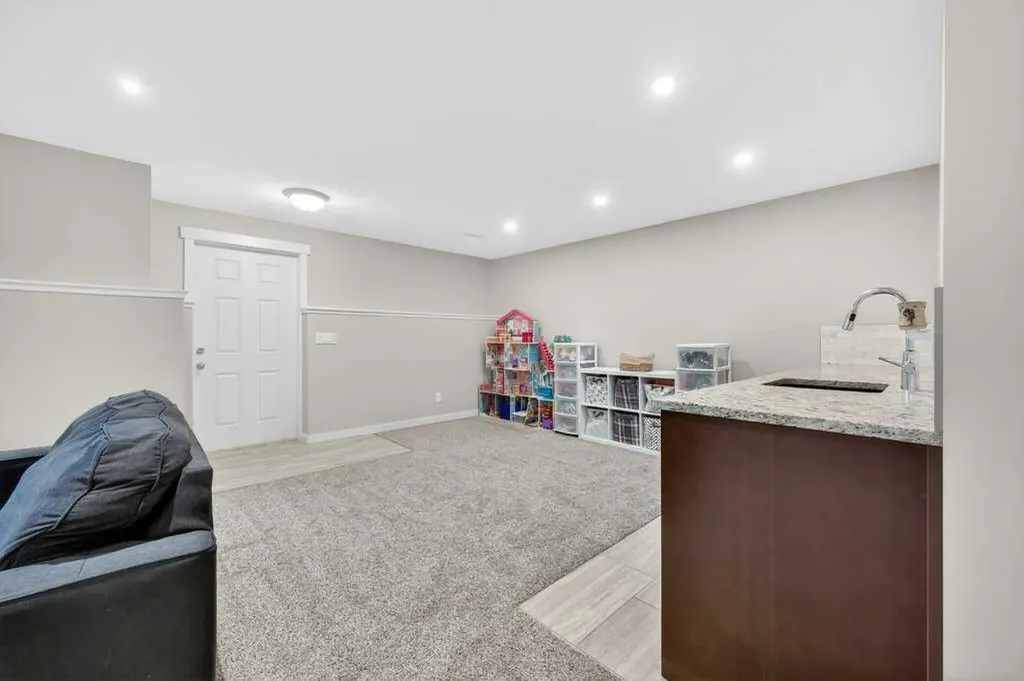 200 Kingston Way SE Airdrie AB T4A 0K3