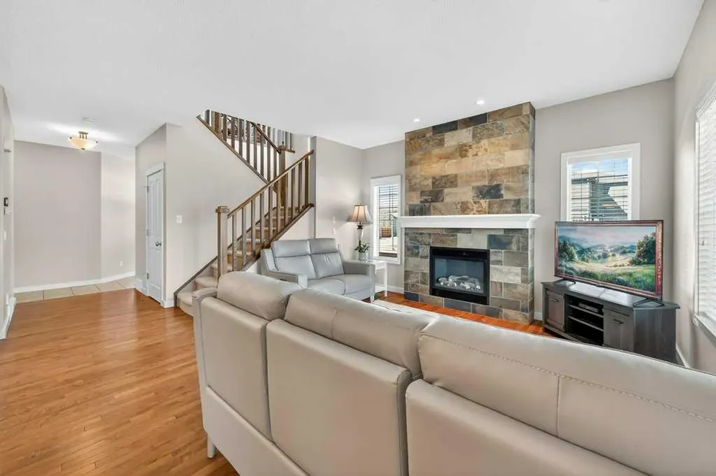 200 Kingston Way SE Airdrie AB T4A 0K3