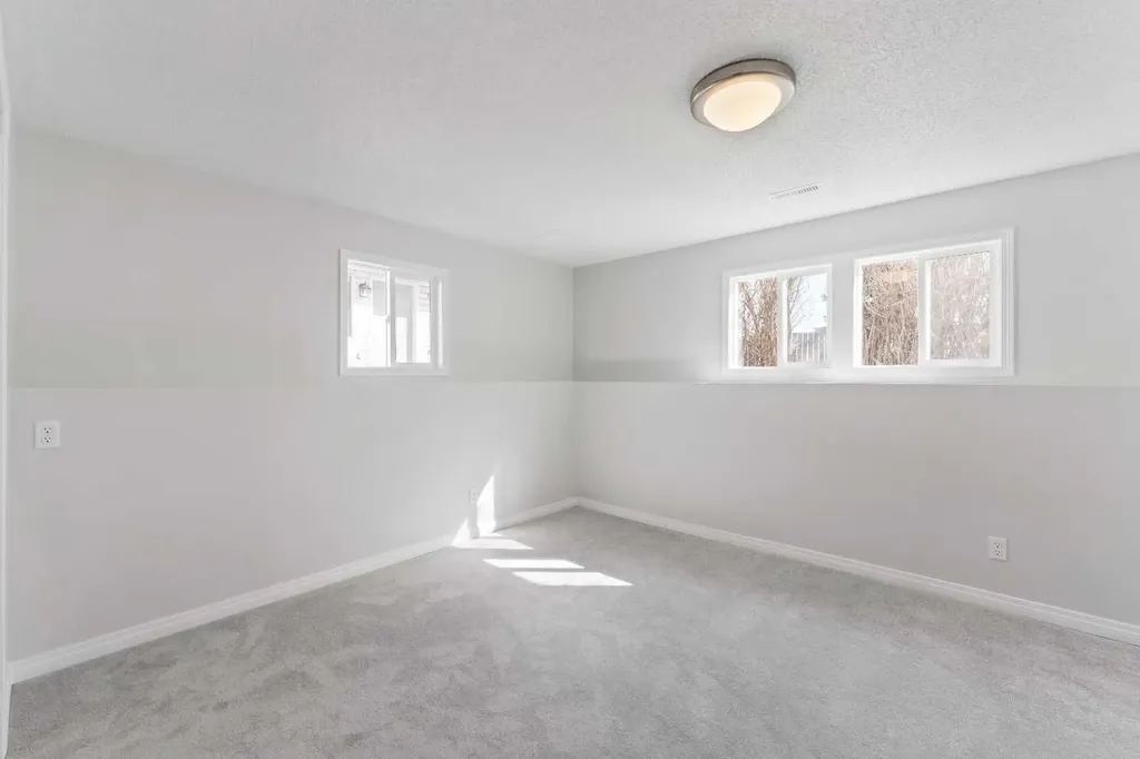 6808 Rundlehorn Drive NE Calgary AB T1Y 3V2