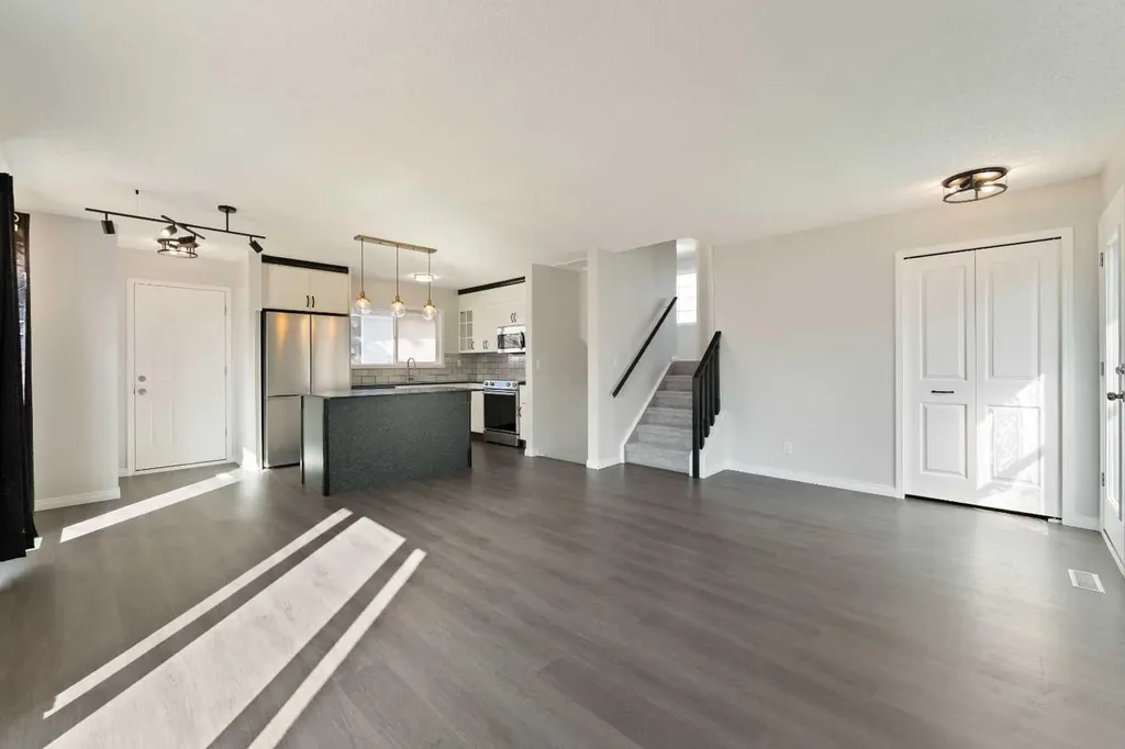 6808 Rundlehorn Drive NE Calgary AB T1Y 3V2