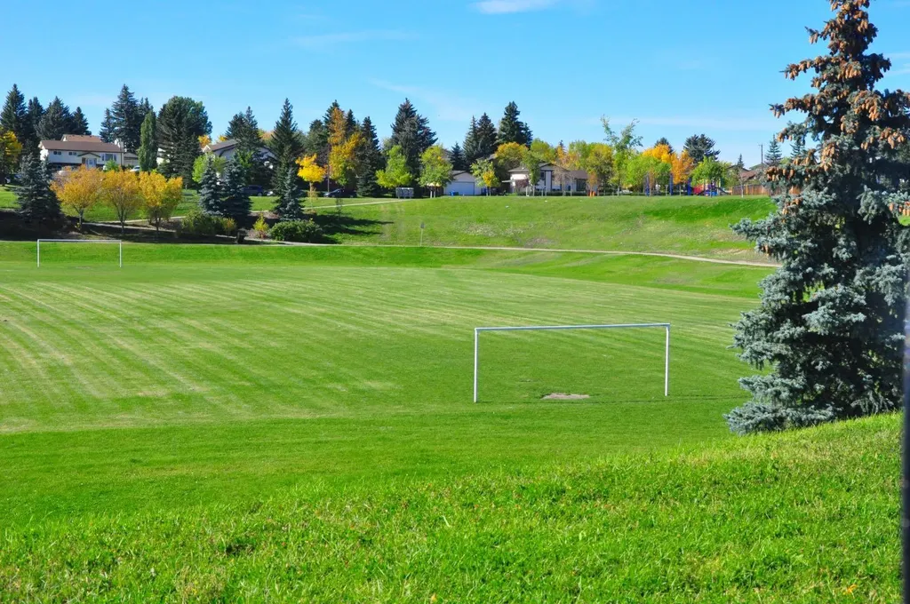 6808 Rundlehorn Drive NE Calgary AB T1Y 3V2