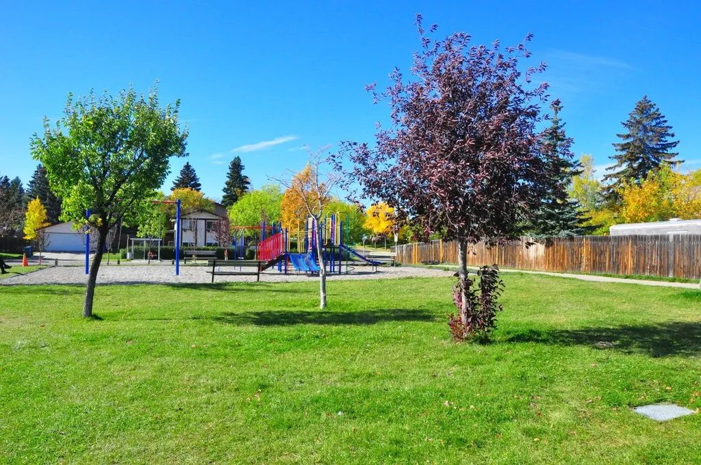6808 Rundlehorn Drive NE Calgary AB T1Y 3V2