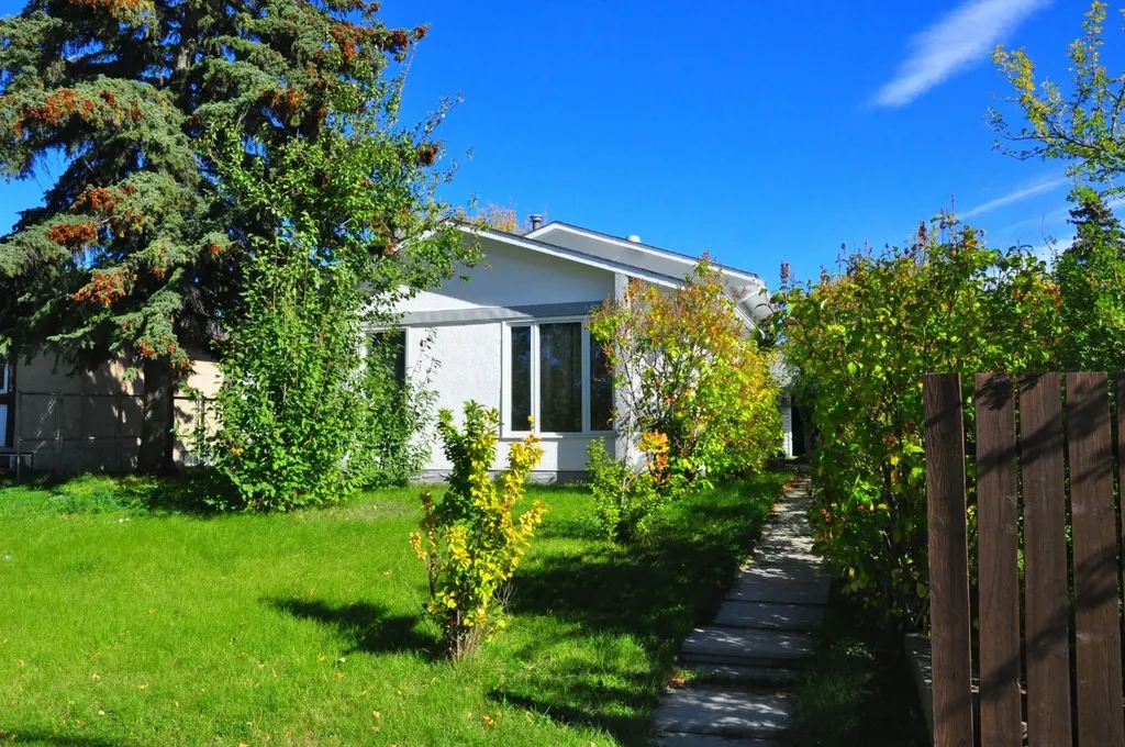 6808 Rundlehorn Drive NE Calgary AB T1Y 3V2