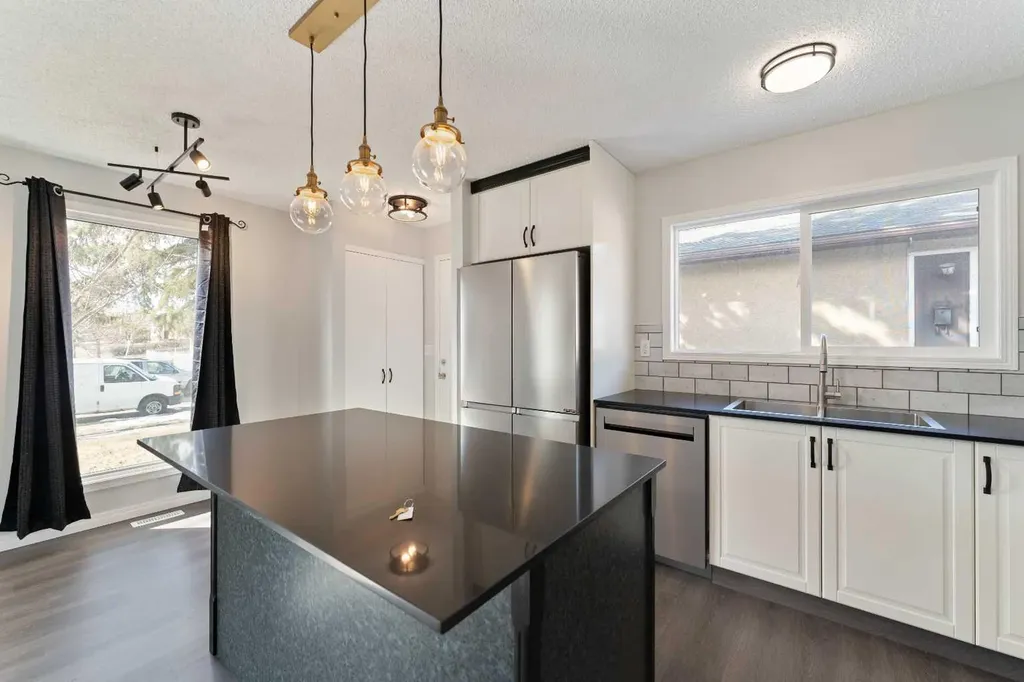 6808 Rundlehorn Drive NE Calgary AB T1Y 3V2