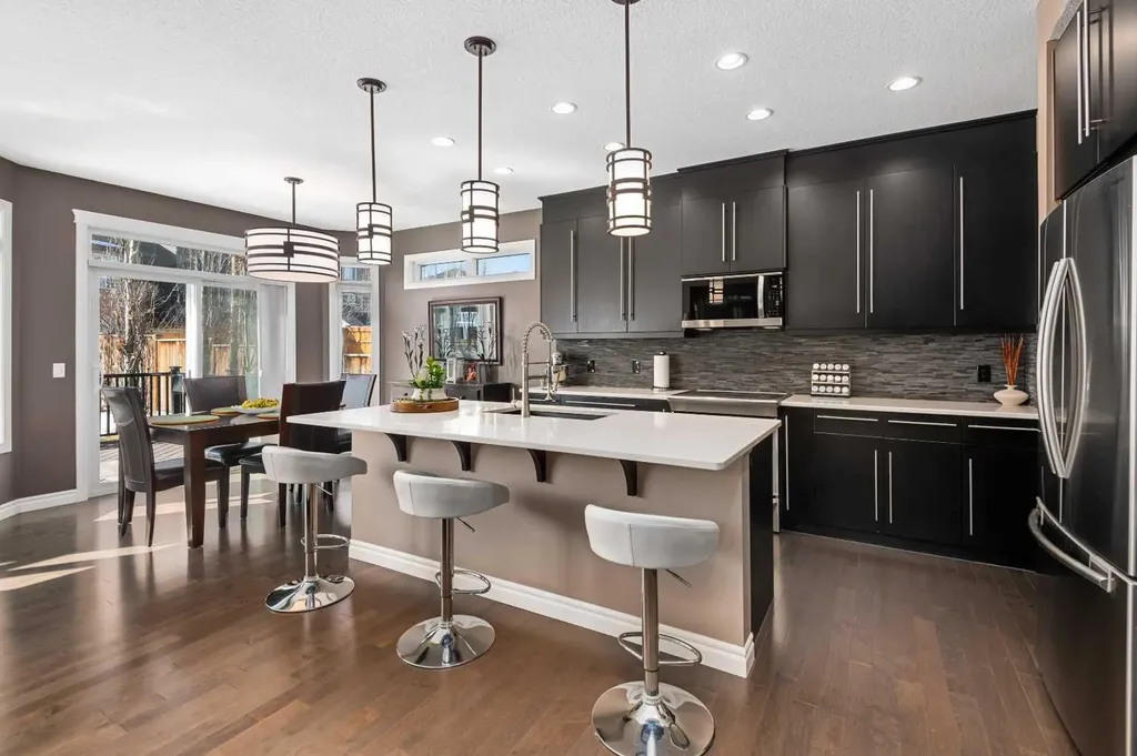 323 Nolan Hill Boulevard NW Calgary AB T3R 0P8
