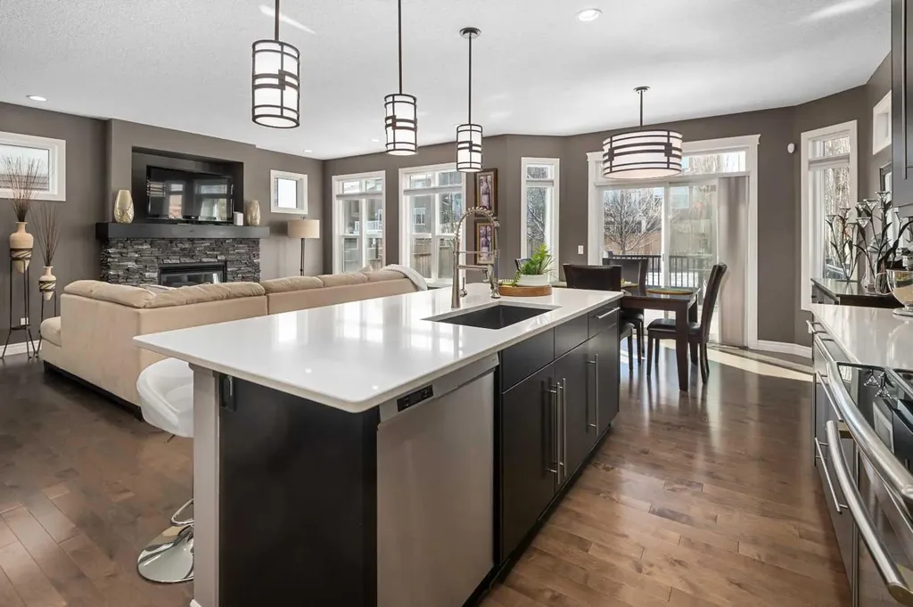 323 Nolan Hill Boulevard NW Calgary AB T3R 0P8