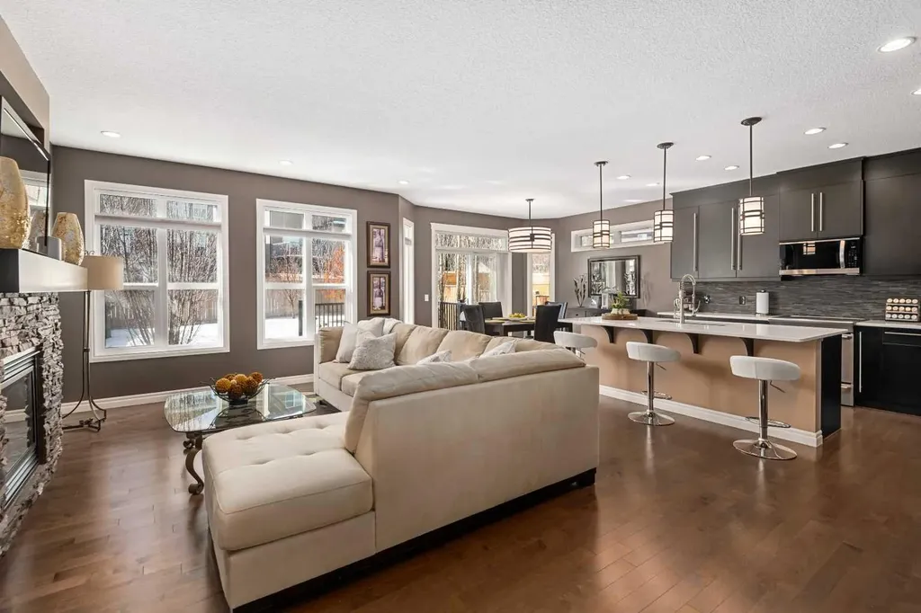323 Nolan Hill Boulevard NW Calgary AB T3R 0P8