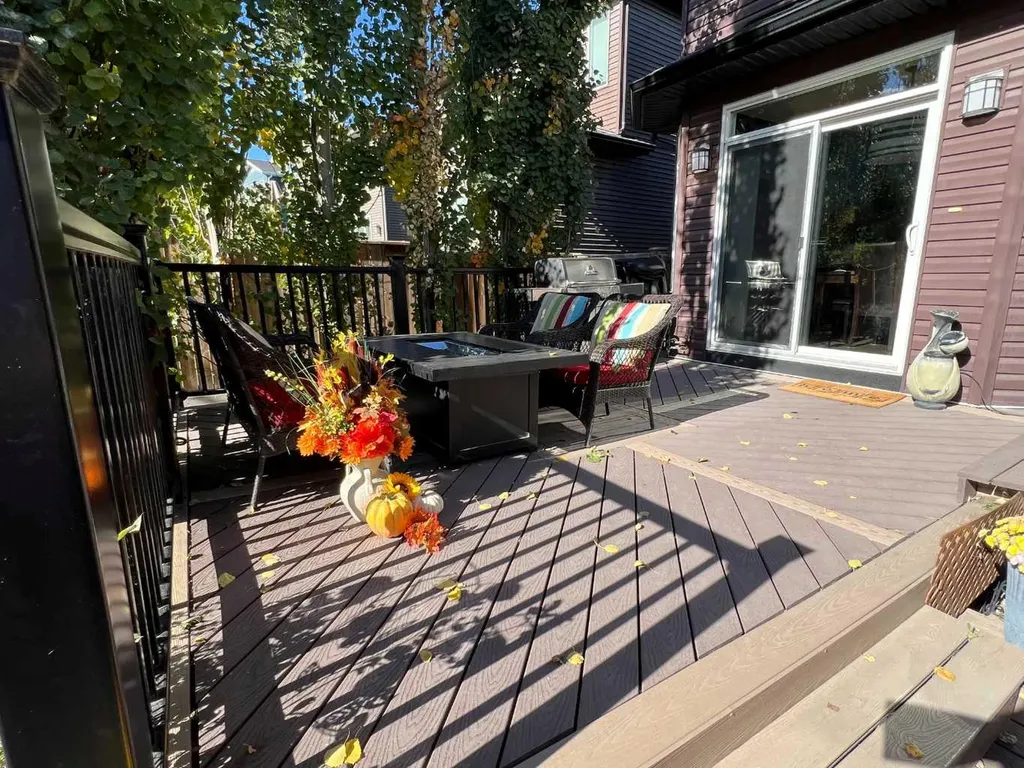 323 Nolan Hill Boulevard NW Calgary AB T3R 0P8