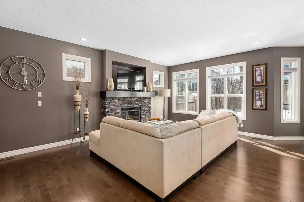 323 Nolan Hill Boulevard NW Calgary AB T3R 0P8