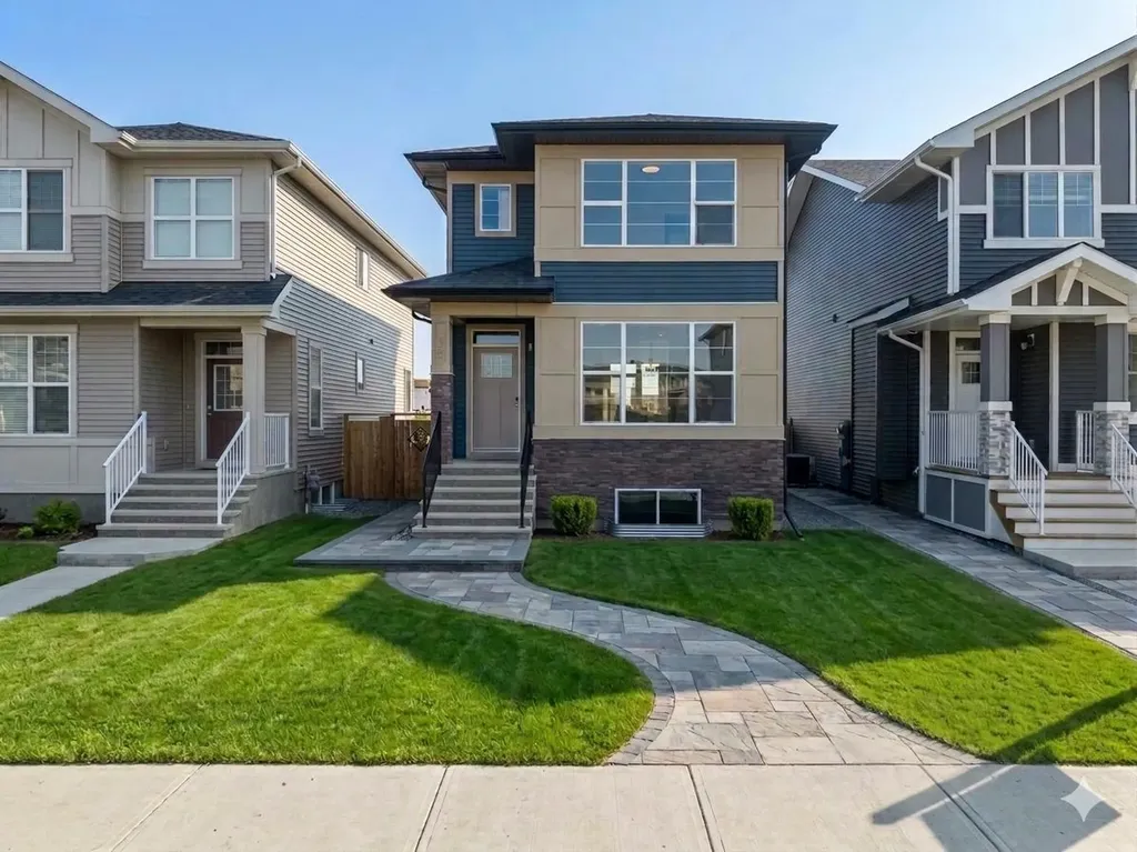 659 Chelsea Pier Run Chestermere AB T1X 3H6