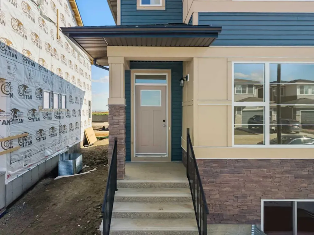 659 Chelsea Pier Run Chestermere AB T1X 3H6