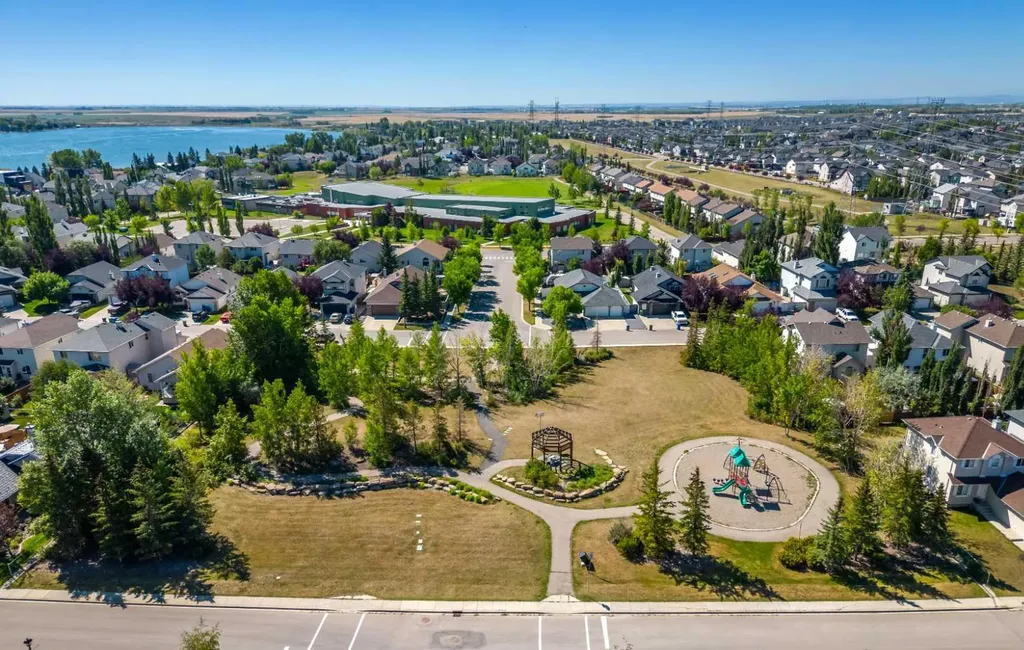 659 Chelsea Pier Run Chestermere AB T1X 3H6