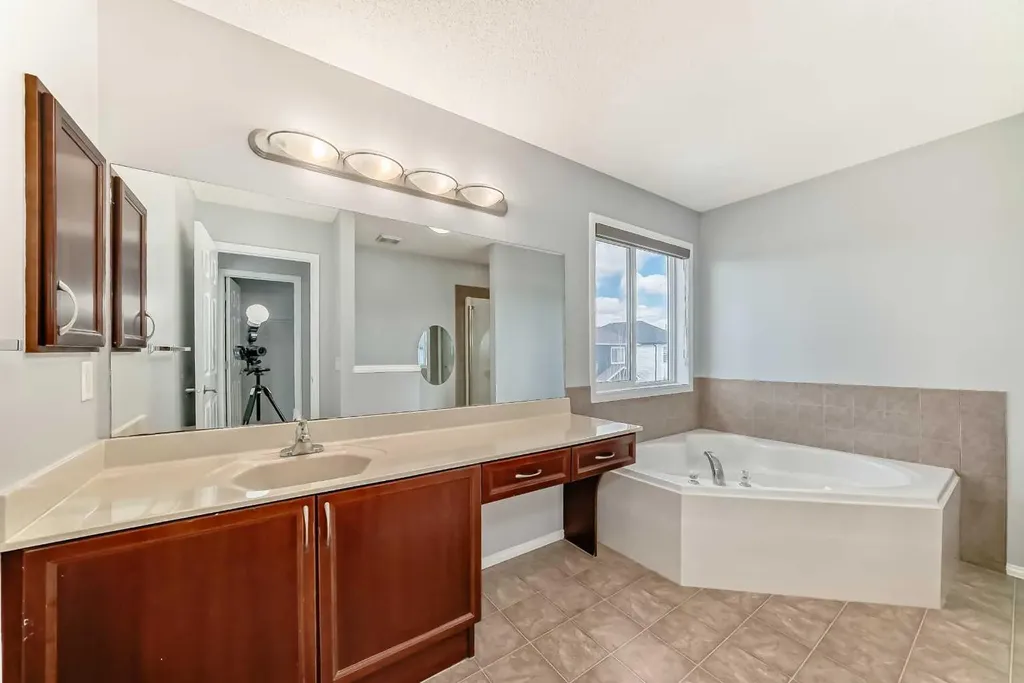 46 Saddlecrest Gardens NE Calgary AB T3J 0C4